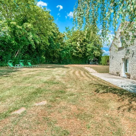 Cozy In Boncourt With Barbeque Holiday home