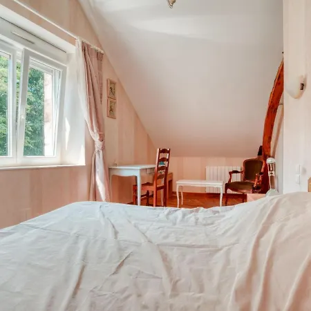 Cozy In Boncourt With Barbeque Holiday home